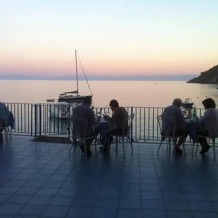 Rocce Azzurre Hotel 3*